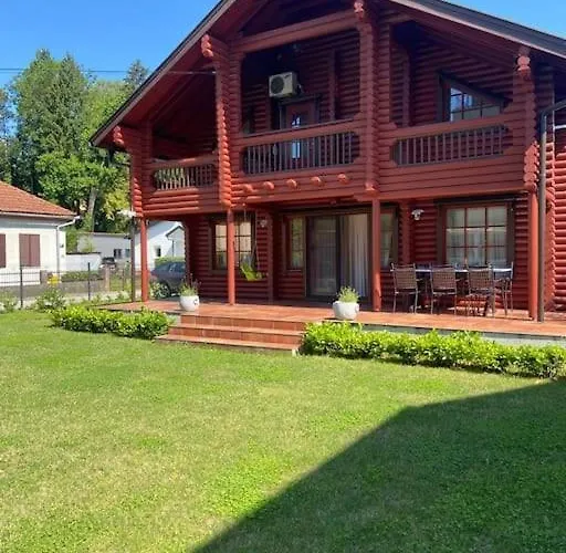 Honka\'S Retreat - Wooden Beauty